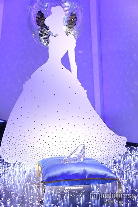 「シンデレラ」モチーフのツリー(C)Disney