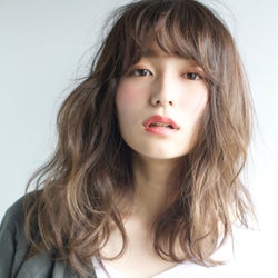 バレイヤージュカラーで外国人風ヘアに近づける♡
