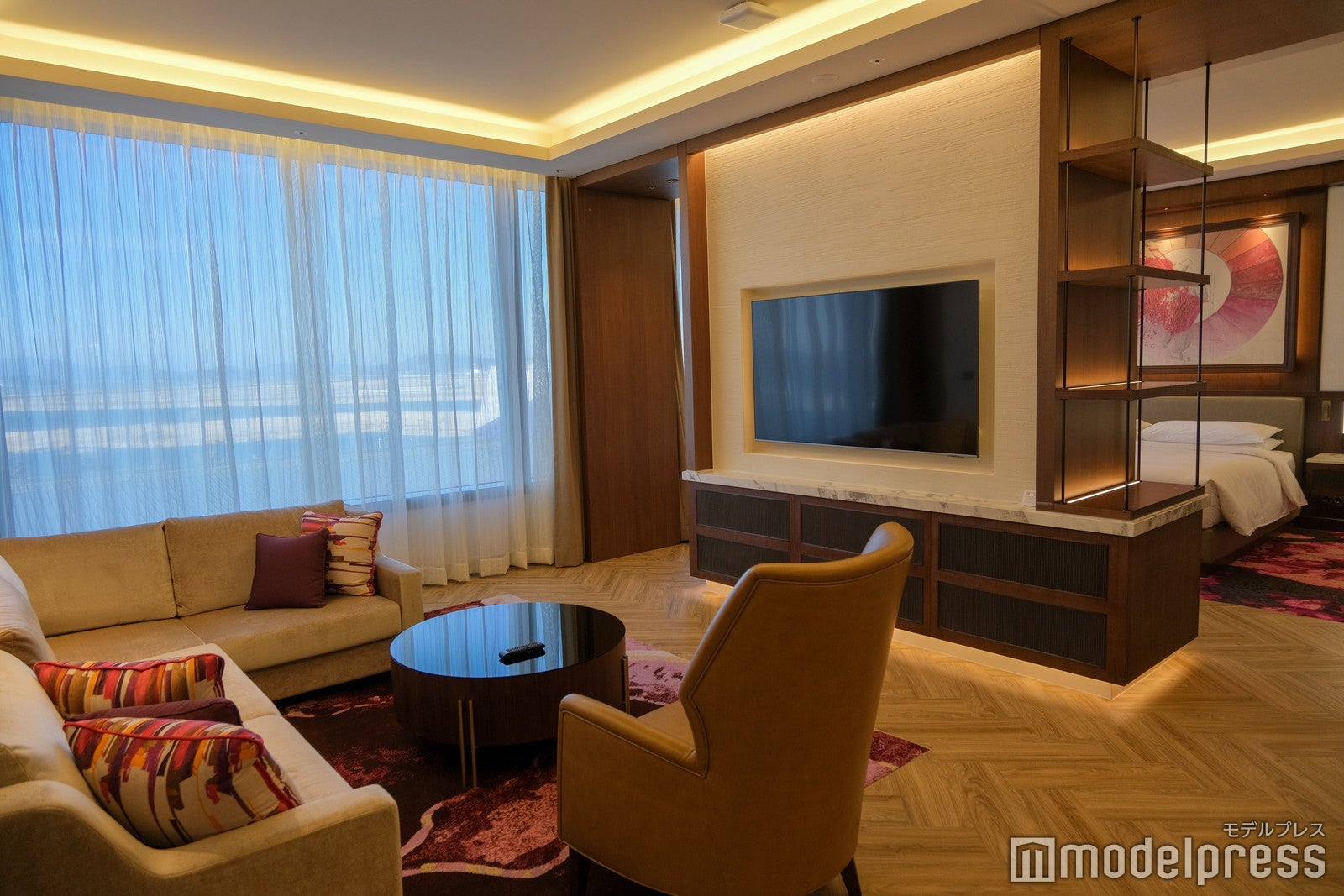 サンタワー・サンスイート（C）モデルプレス