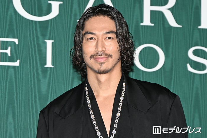 EXILE AKIRA「20年ぶりの渋谷センター街」LDHメンバー4人が街中降臨 豪華ショットに「凄いオーラ」「伝説の写真」と反響