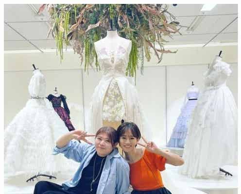 前田敦子、AKB48大衣装展へ 当時の衣装に驚き「こんなにミニスカートで、細かったのか!」