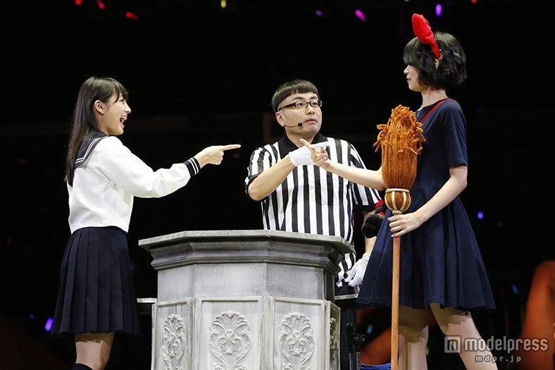 大和田南那、前田亜美／『AKB48グループ じゃんけん大会～拳で勝ち取れ！1／300ソロデビュー争奪戦～』（C）AKS