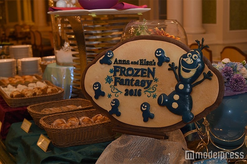 オラフのプレートがお出迎え（C）モデルプレス