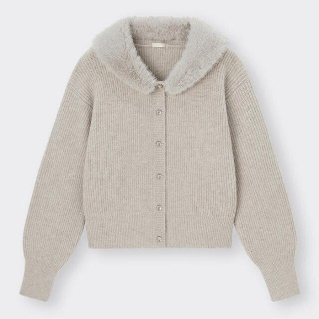 GU　秋の新作アイテム　高見え　フェイクファーカラーカーディガン