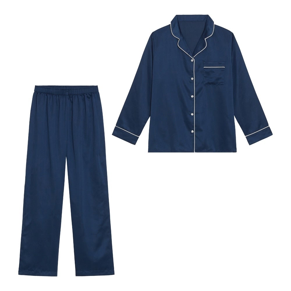 GUのサテンパジャマの写真