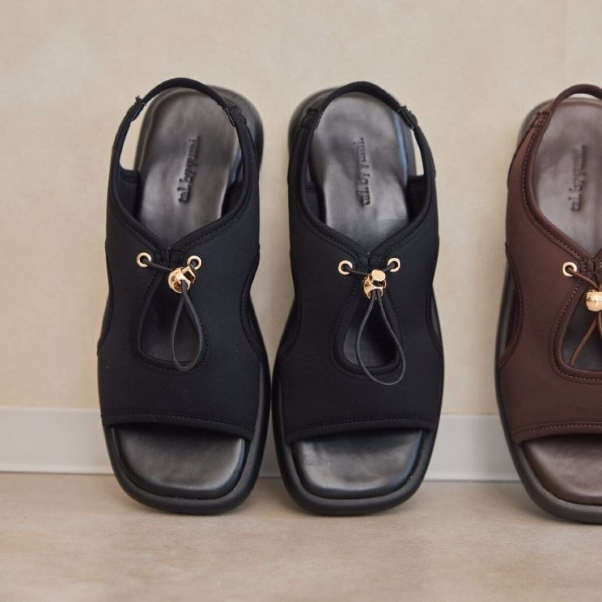 しまむらのサンダル（yumi）