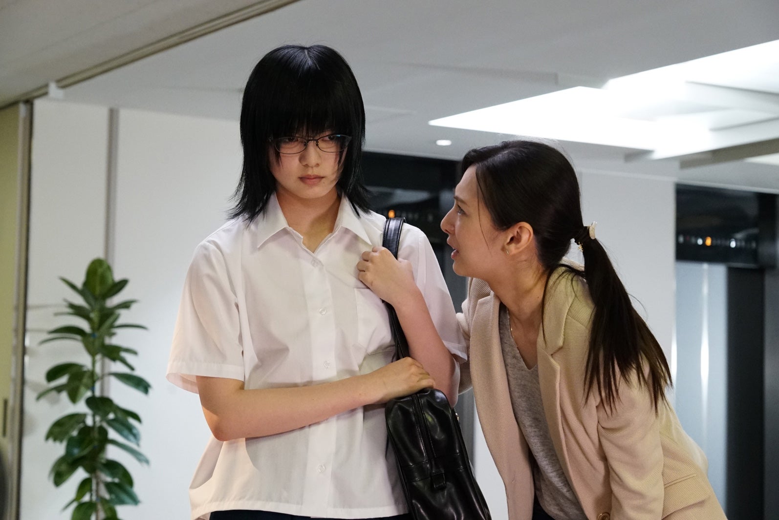 平手友梨奈、北川景子（C）2018 「響 -HIBIKI-」製作委員会（C）柳本光晴／小学館