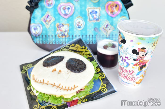 「スウィートハート・カフェ」スペシャルセット¥1,000(※スーベニアランチケースは対象メニューにプラス¥1,000)(C)モデルプレス(C)Disney(C)Tim Burton’s “The Nightmare Before Christmas”