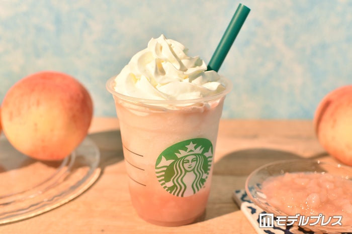 ほんのりピンク色のカラーも可愛い／「ピーチ オン ザ ビーチ フラペチーノ」 （C）ビューティーガール