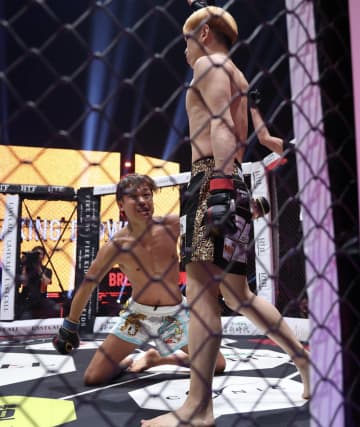 BD悪夢2回KO負けの芦澤竜誠が涙ぐみながら心境吐露「応援してくれた人に悔しい思いをさせてしまったことが一番つらい」再起誓う「もう負けないんで、全力でやるんで」