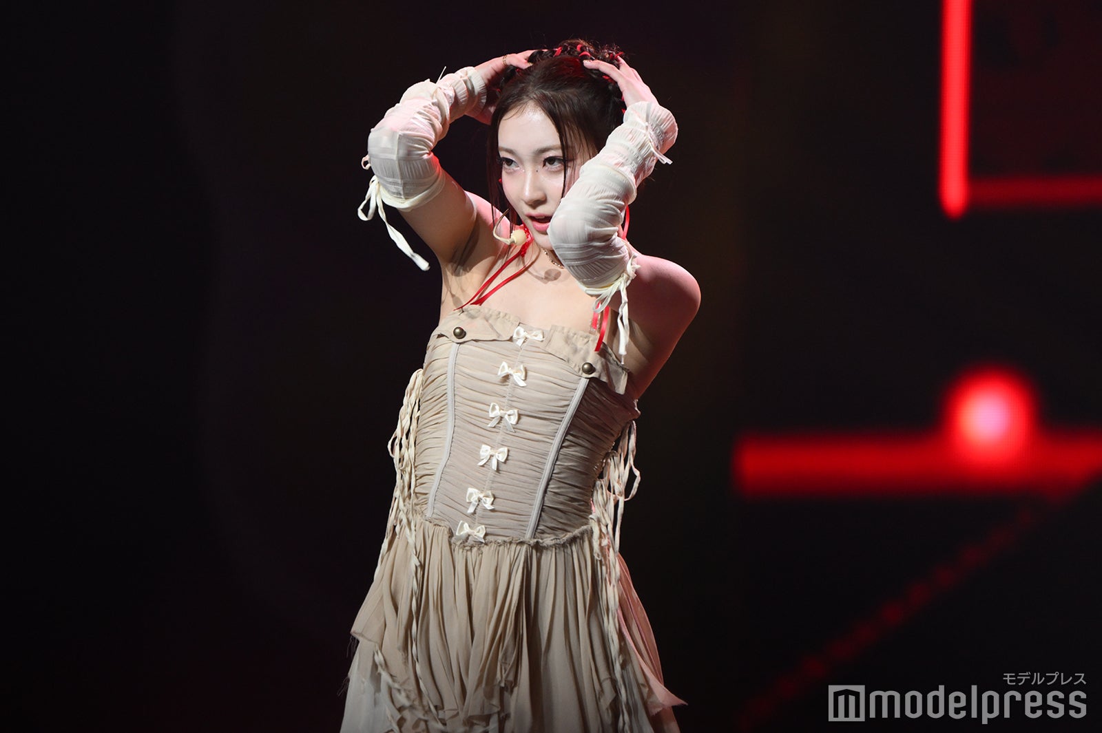 IS:SUE（C）モデルプレス