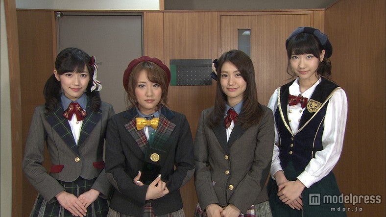 「アーティスト・オブ・ザ・イヤー」邦楽部門を受賞したAKB48