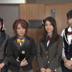 「アーティスト・オブ・ザ・イヤー」邦楽部門を受賞したAKB48