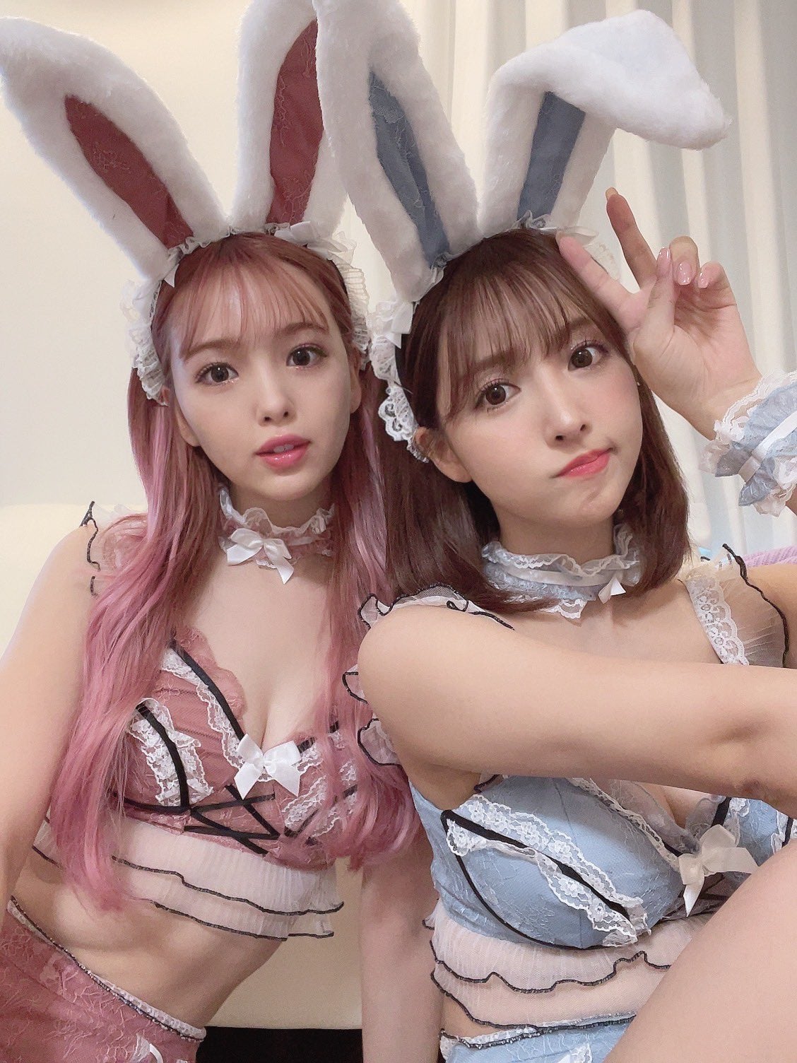 藤田ニコル＆三上悠亜、SEXYバニーガールコスプレ公開「最強の2人」「可愛いすぎて反則」と反響