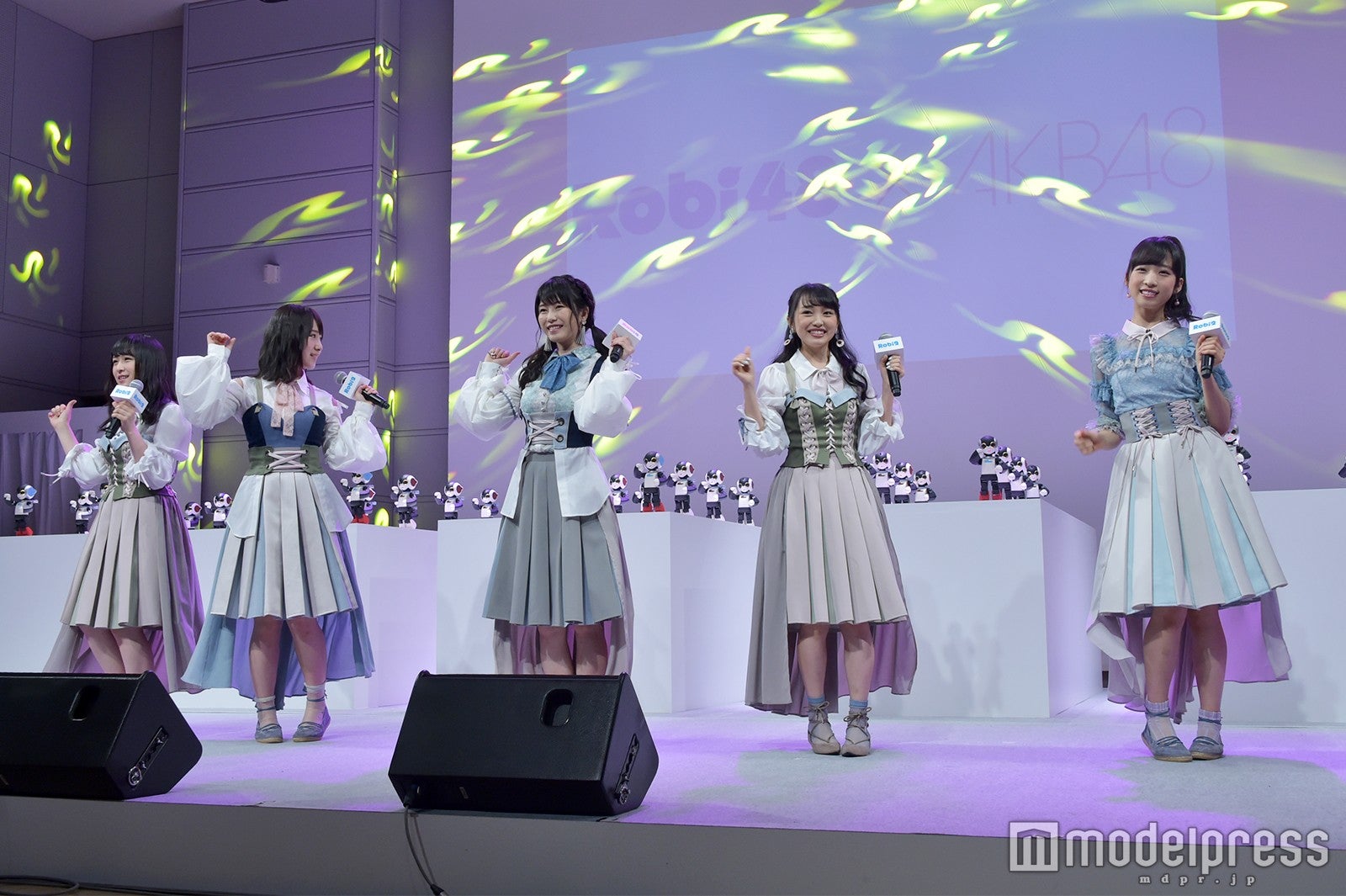 川本紗矢、高橋朱里、横山由依、向井地美音、小栗有以 （C）モデルプレス