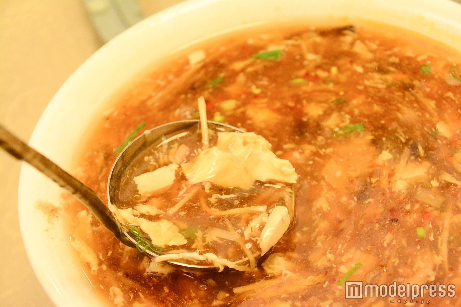 酸辣湯（大）160元（約576円）／（C）モデルプレス