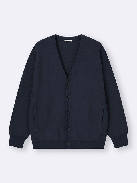 GUのウォッシャブルVネックカーディガン