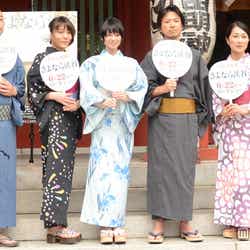 映画「さよなら渓谷」の大ヒット祈願イベントに出席した(左から)大森立嗣監督、鈴木杏、真木よう子、大西信満、鶴田真由