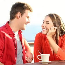 ずっと話してたい!男性が会話を続けたいサイン4つ