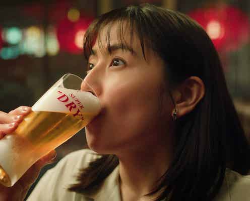 長澤まさみ「アサヒスーパードライ」新CM決定 中華料理店でビール嗜む