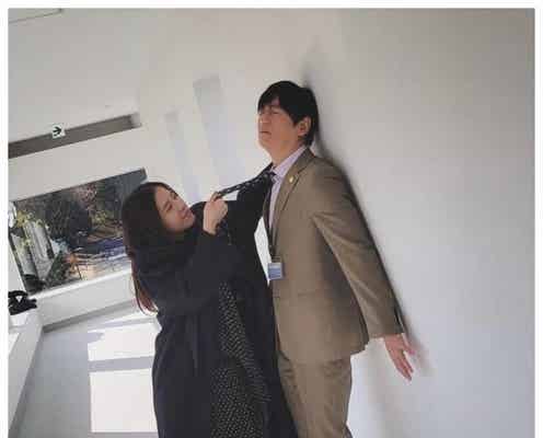 「最愛」井浦新、吉高由里子とのオフショット公開で松下洸平も反応「宮崎です」