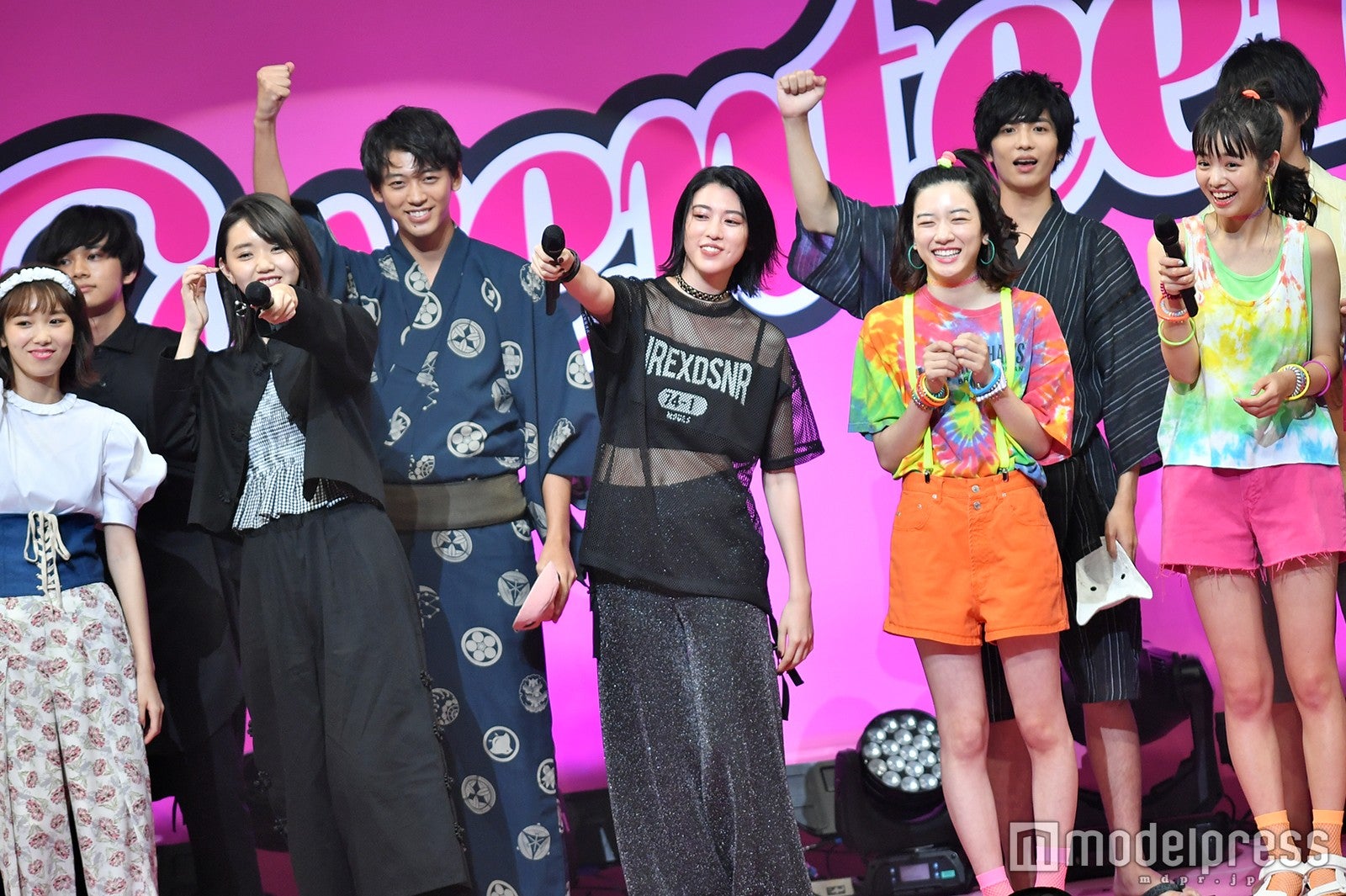 オープニング （C）モデルプレス