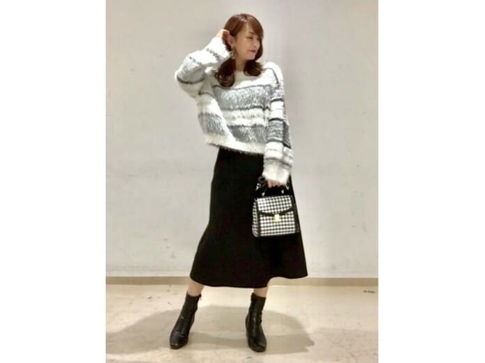 ブーツ等とも合わせやすい丈感が◎　出典：StyleHint