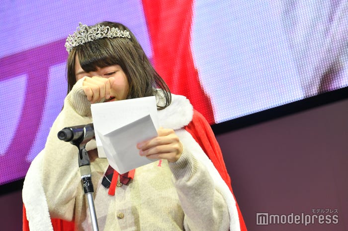 グランプリに選ばれ涙するあれんさん(C)モデルプレス
