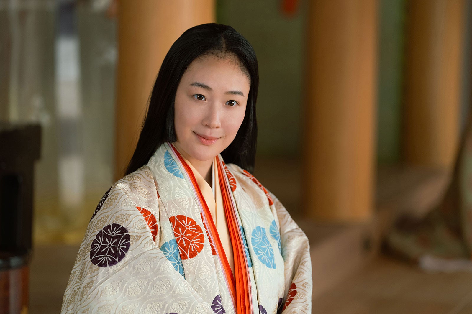 黒木華、姫カット＆和装姿に「光る君へ」扮装写真公開