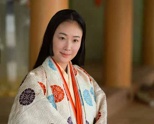 黒木華、姫カット&和装姿に「光る君へ」扮装写真公開