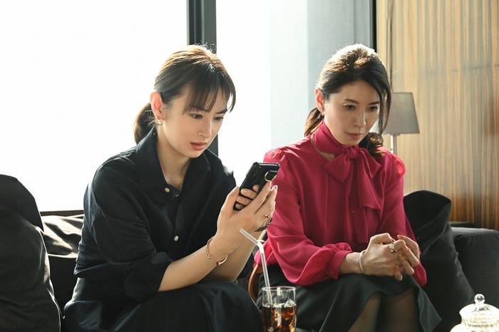 北川景子、三石琴乃「リコカツ」第7話より(C)TBS