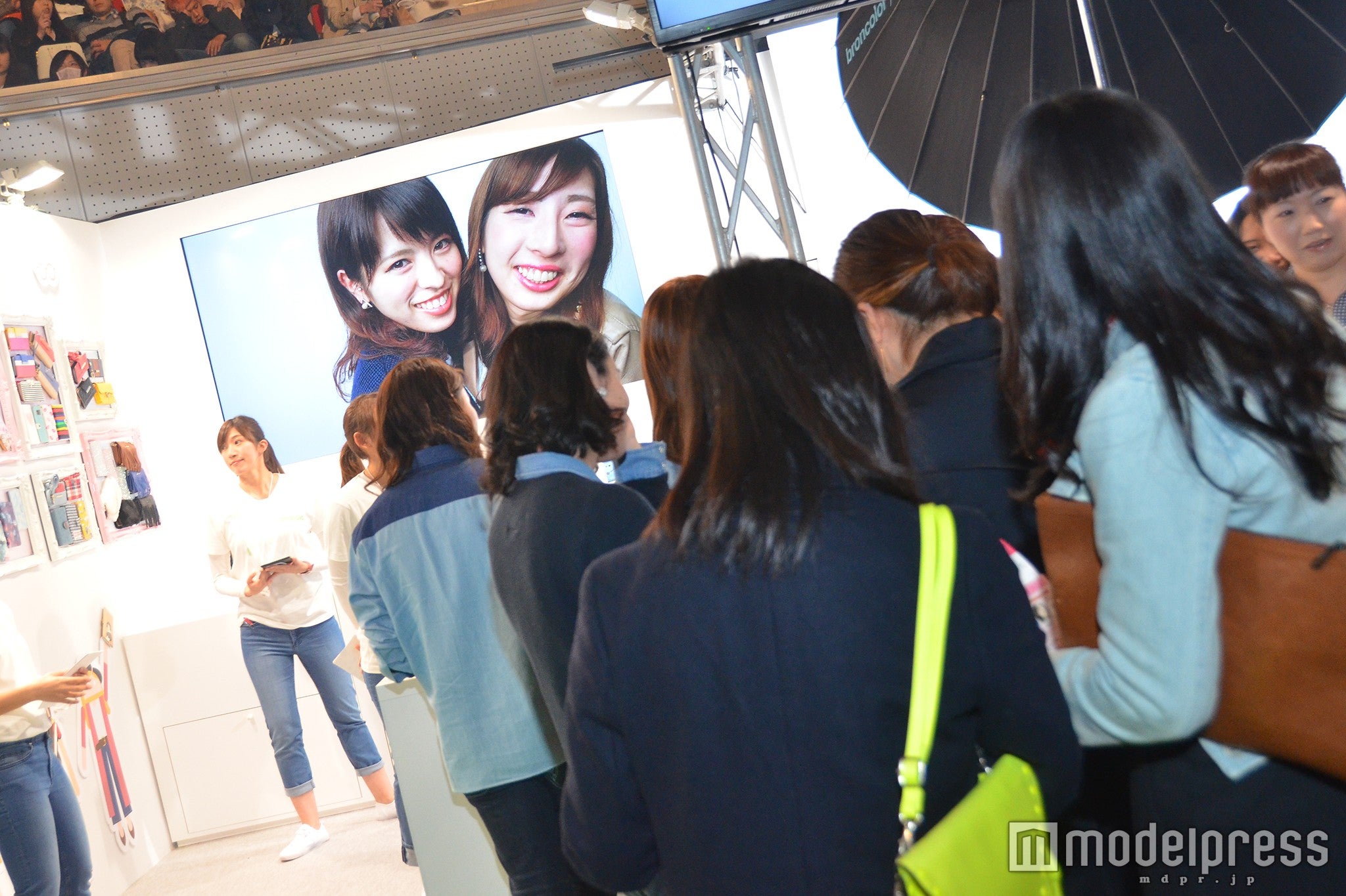 「神戸コレクション2016 SPRING／SUMMER」で設営されたフォトセッションブース「FASHION PHOTO STUDIO by Android」の様子（C）モデルプレス