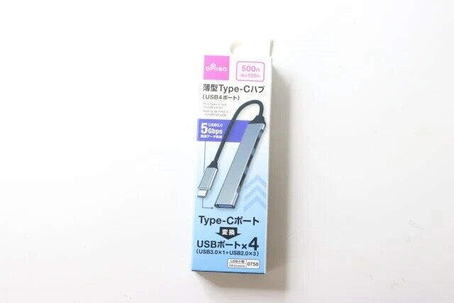 ダイソー　薄型Type-Cハブ（USB4ポート）　パッケージ
