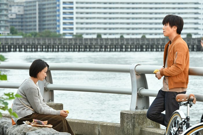 菅野美穂、岩田剛典 「砂の塔~知りすぎた隣人」第2話・場面カット(C)TBS