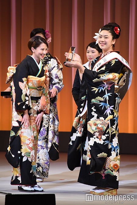 左から：河北麻友子、松田和佳さん（C)モデルプレス