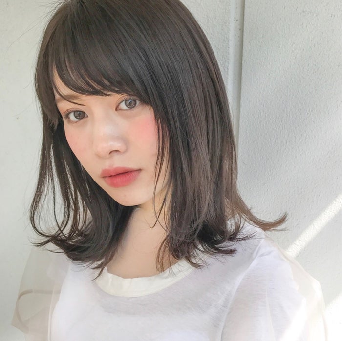 パーマあり なし 清楚見せの黒髪ミディアムでおしゃれして モデルプレス