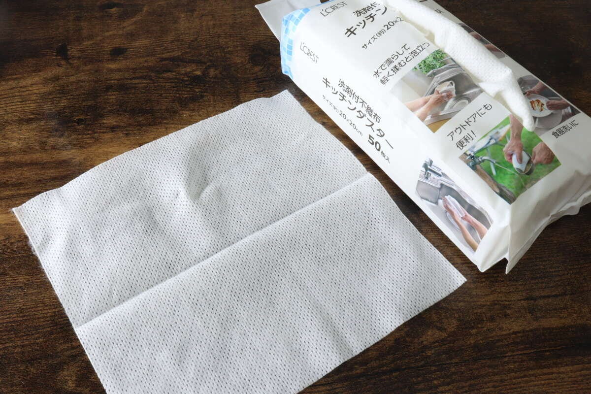 L’CREST(ルクレスト) 洗剤付き不織布キッチンダスター 50枚入り サイズ感 L’CREST(ルクレスト) 洗剤付き不織布キッチンダスター 50枚入り サイズ感
