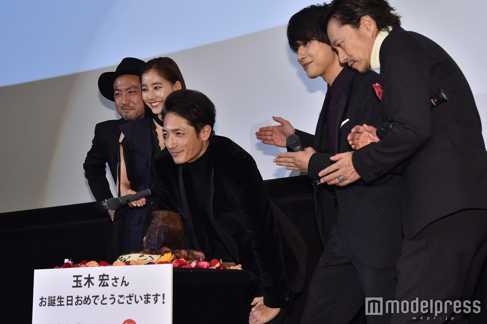 （左から）中村哲平監督、新木優子、玉木宏、吉沢亮、中村達也 （C）モデルプレス