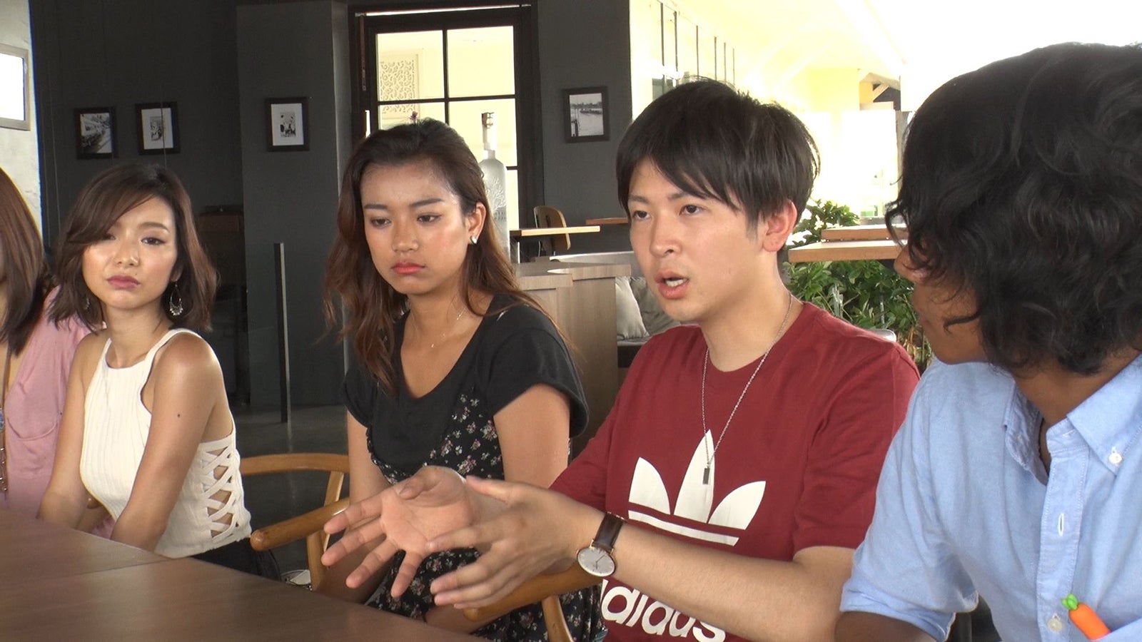 LGBTを学ぶメンバー／「あいのり：Asian Journey」第15話より（C）フジテレビ