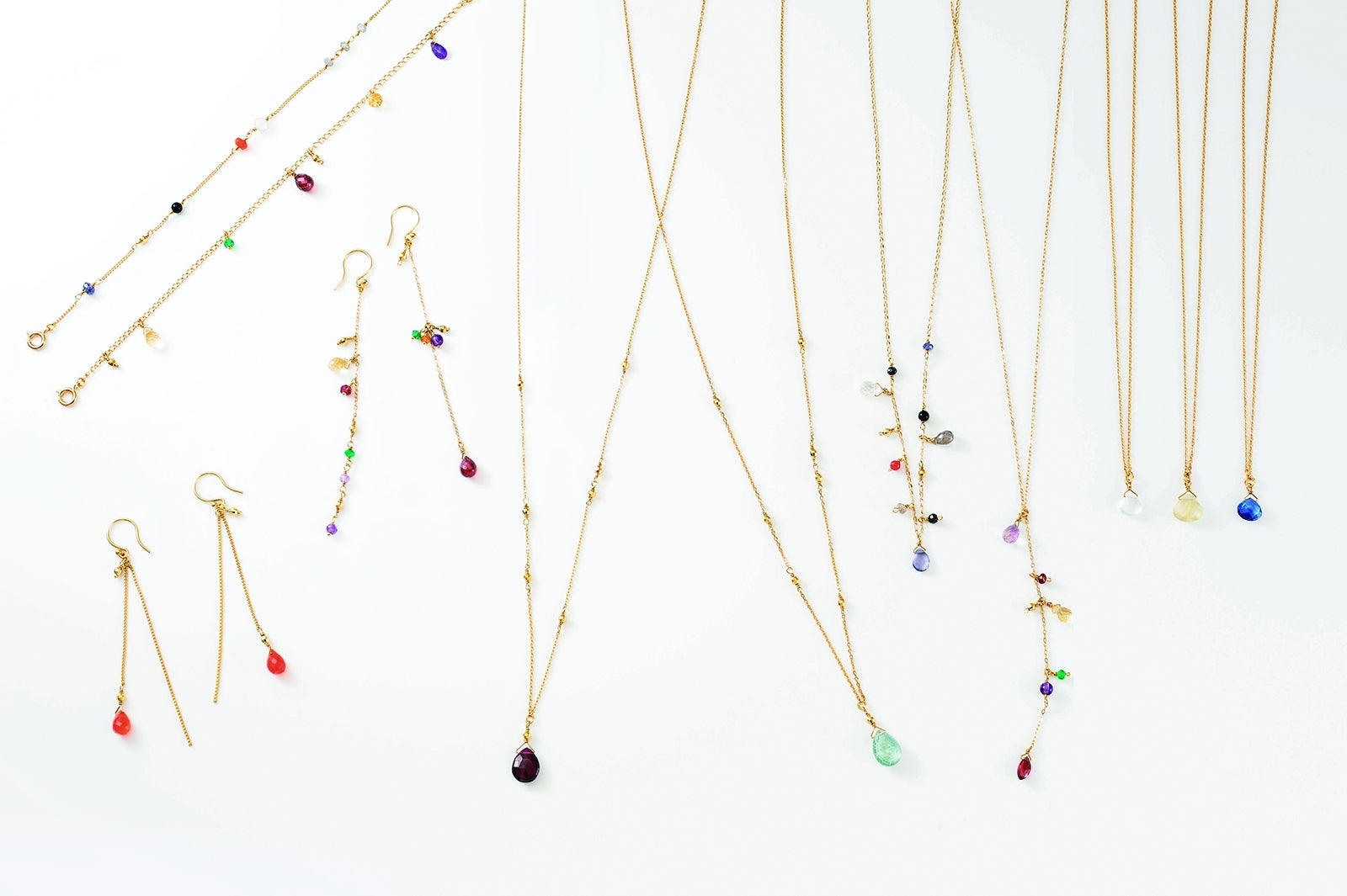 ブレスレット6,480円～、ピアス8,640円～、ネックレス8,640円～（すべて税込）