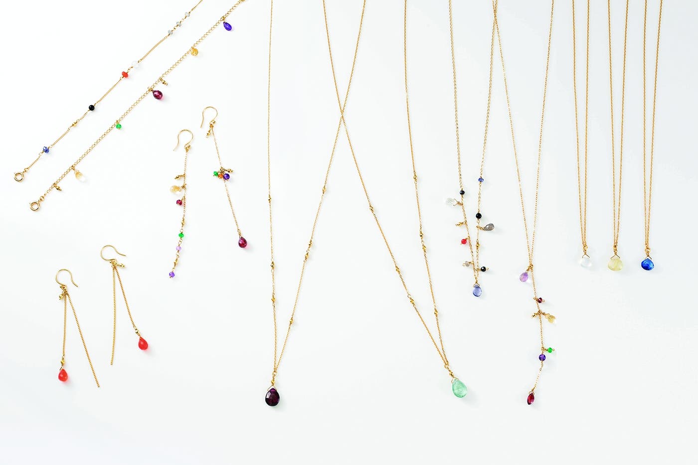 ブレスレット6,480円~、ピアス8,640円~、ネックレス8,640円~(すべて税込)