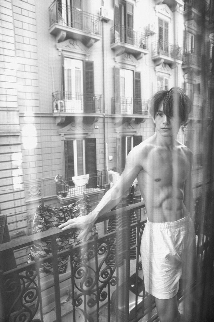 NAOTO 1st写真集より(提供写真)