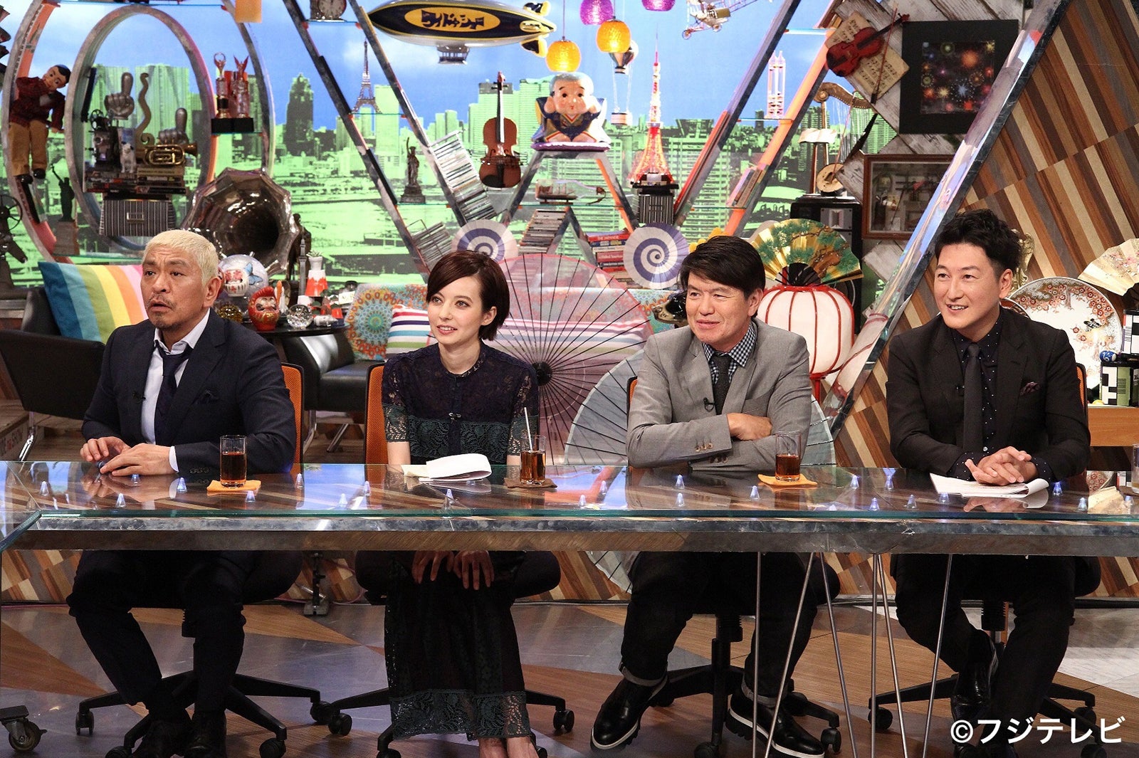 （左から）松本人志、ベッキー、ヒロミ、堀潤 （C）フジテレビ