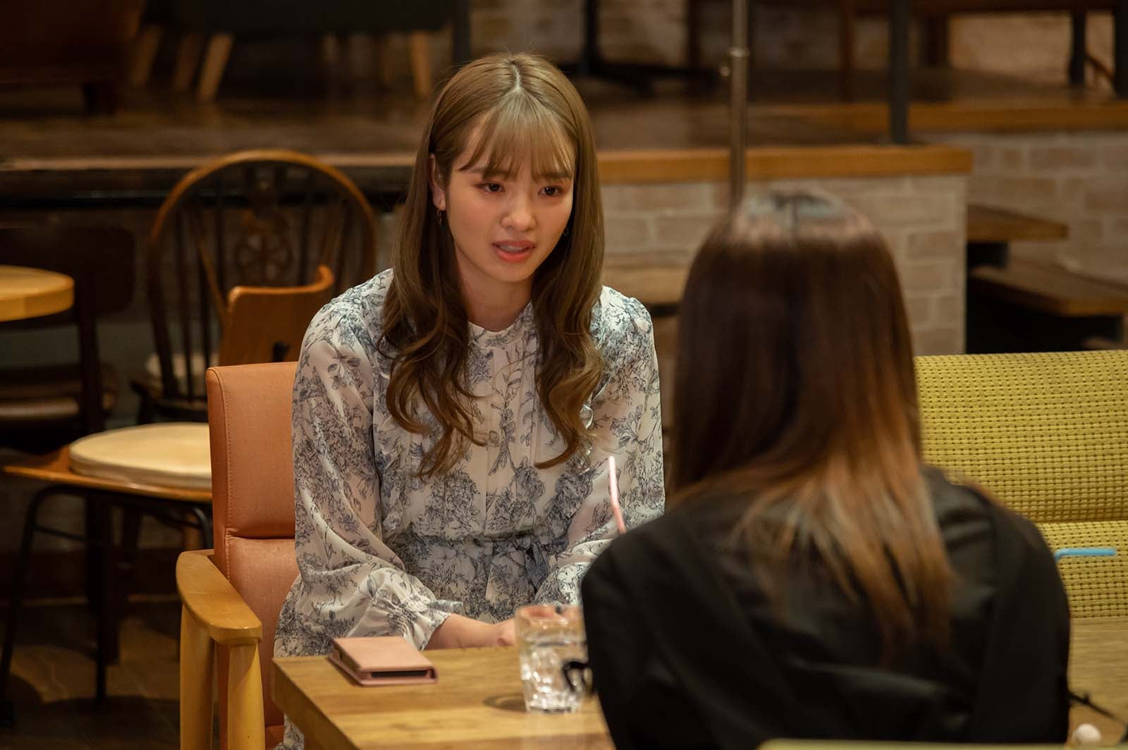 横田真悠、吉川愛／第1話（C）「明日、私は誰かのカノジョ」製作委員会・MBS