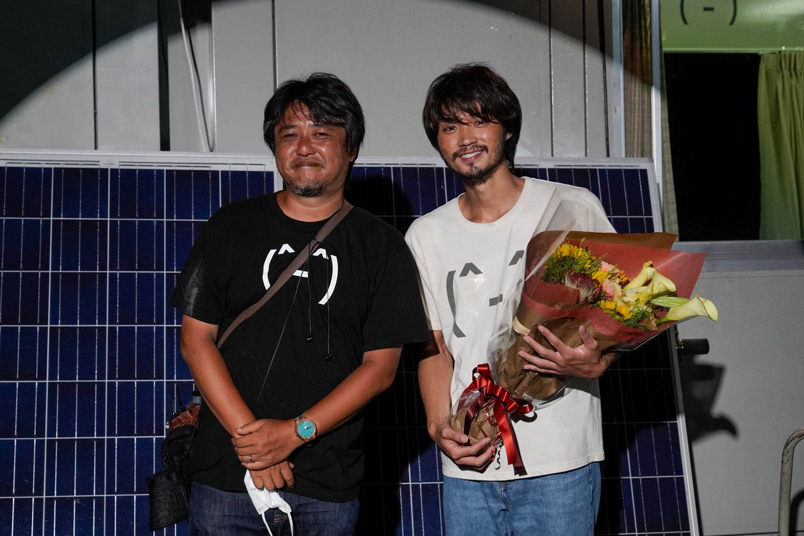 （左から）城定秀夫、磯村勇斗（C）山本直樹・小学館／「ビリーバーズ」製作委員会