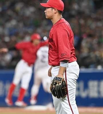 広島に悪夢 小園＆坂倉の連続送球ミスなどで5失点 直前には名原の一塁けん制死で流れ失う