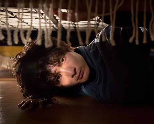 高良健吾、女性をベッドの下から監視 “異常者”役でR18指定映画主演<アンダー・ユア・ベッド>
