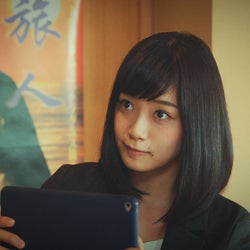 深川麻衣主演「日本ボロ宿紀行」新たな出演者&主題歌発表