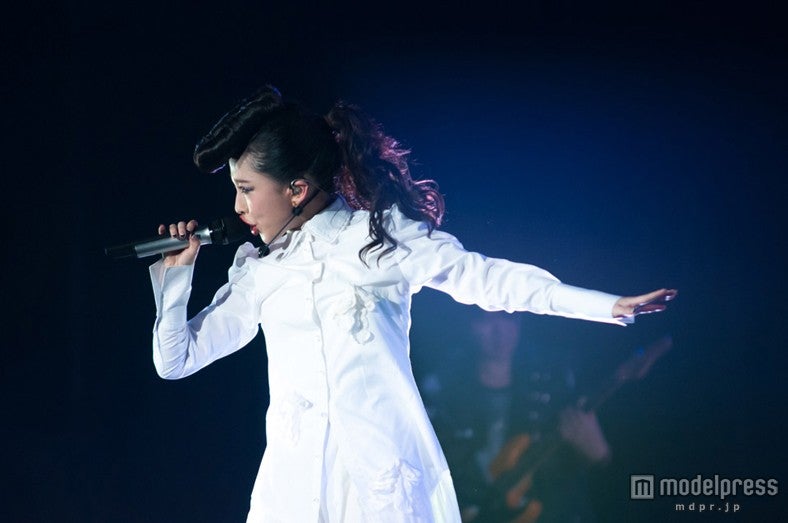 加藤ミリヤ、泣き出すファン続出　清水翔太とのサプライズ発表も