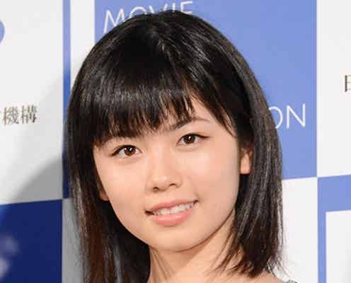 小芝風花、ミニワンピで美脚を披露 新たな野望を語る